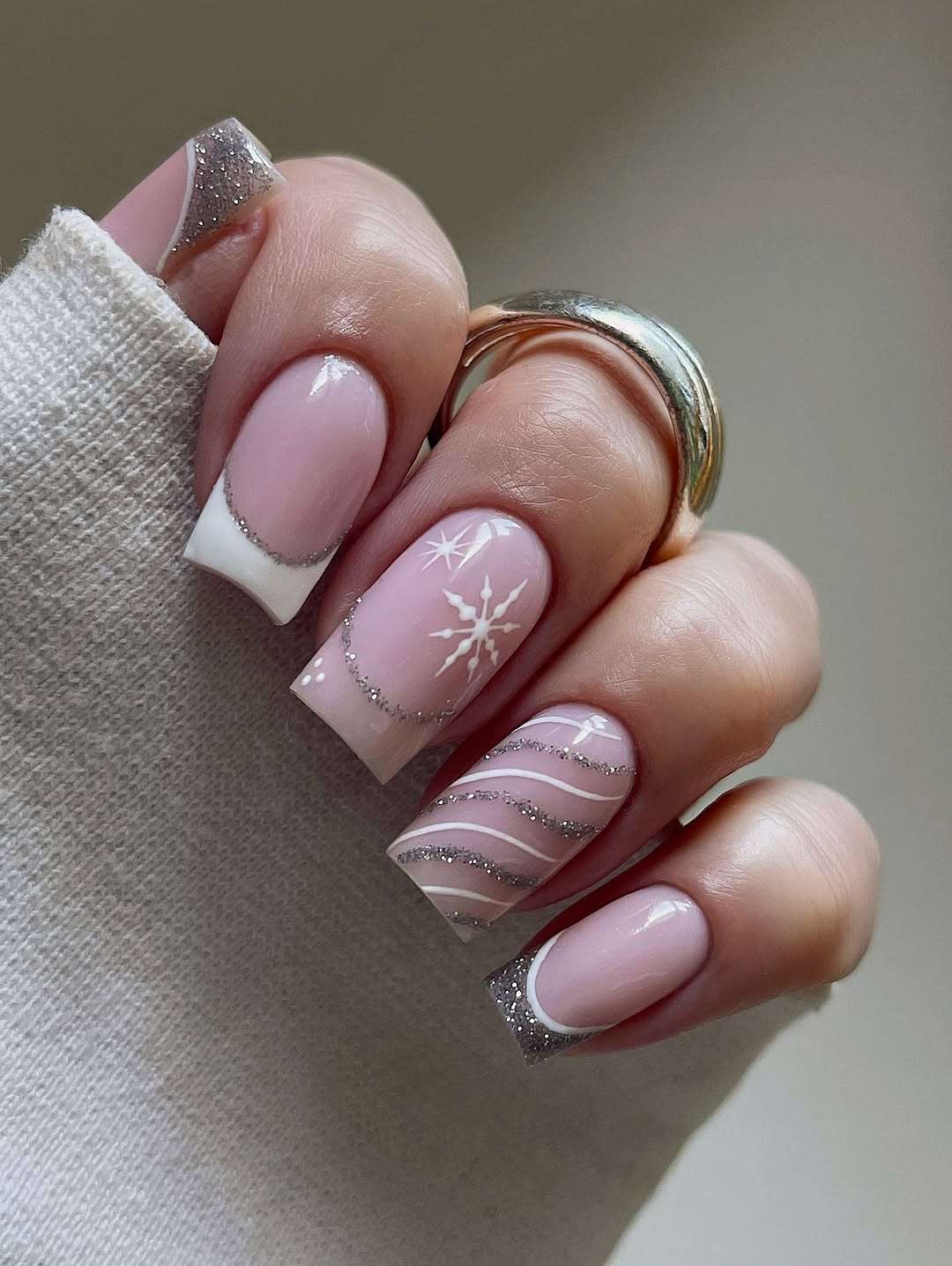 Pale Pink Snowflake Wavy Glitter Square Nails Pale Pink Snowflake Wavy Glitter Square Nails — Winter Glitter Nails