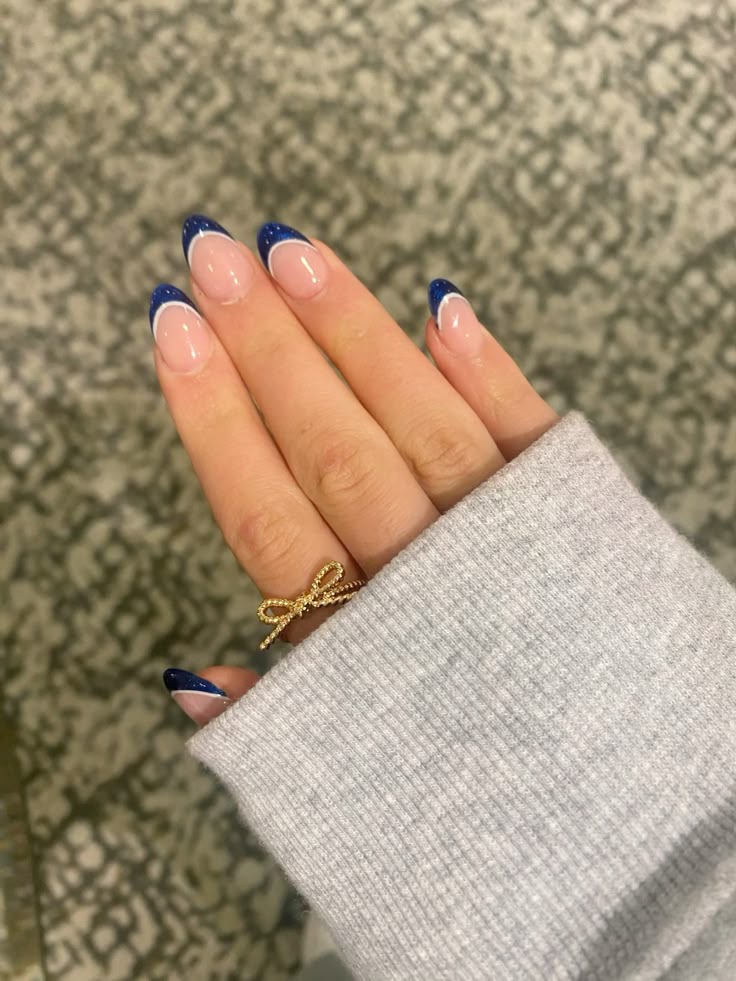 Navy French Tips with Bow Ring Navy French Tips with Bow Ring — Navy Blue Nails