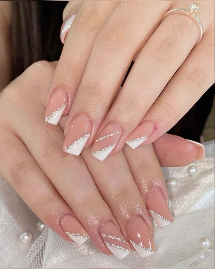 French Tips with Silver Glitter Line French Tips with Silver Glitter Line — nail art ideas