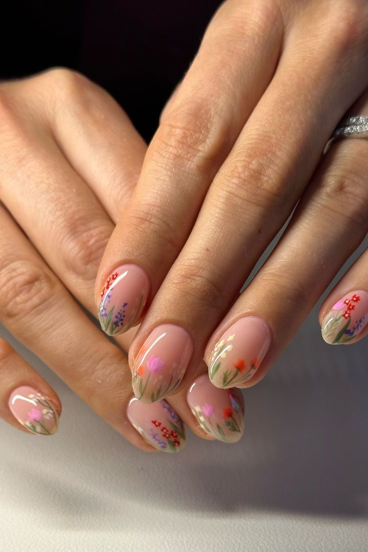 Glossy Short Oval Floral Garden Nails Glossy Short Oval Floral Garden Nails — easy nail designs