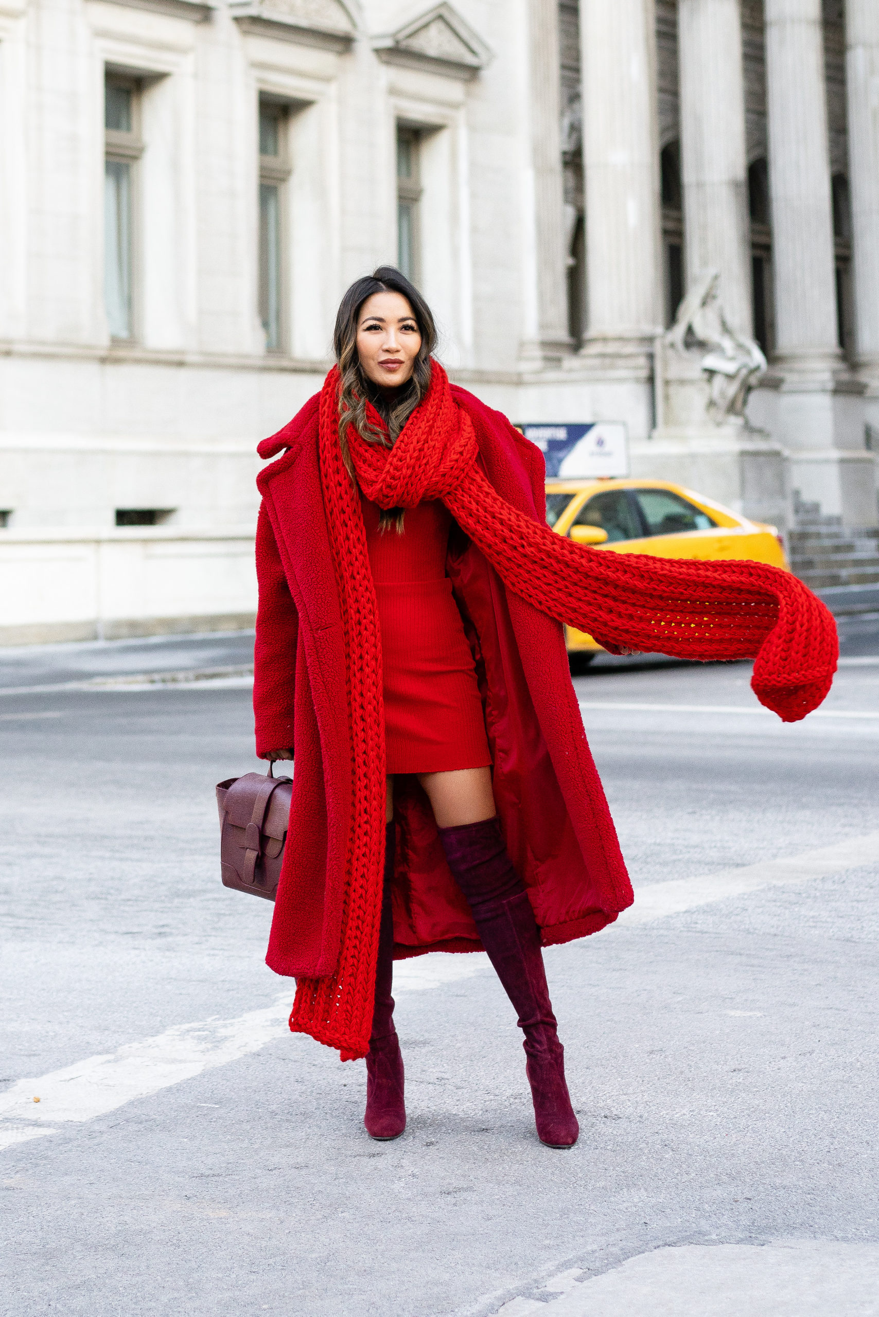 Monochromatic Red Outfit for a Dramatic Winter Statement Monochromatic Red Outfit for a Dramatic Winter Statement — Colorful Winter Outfits