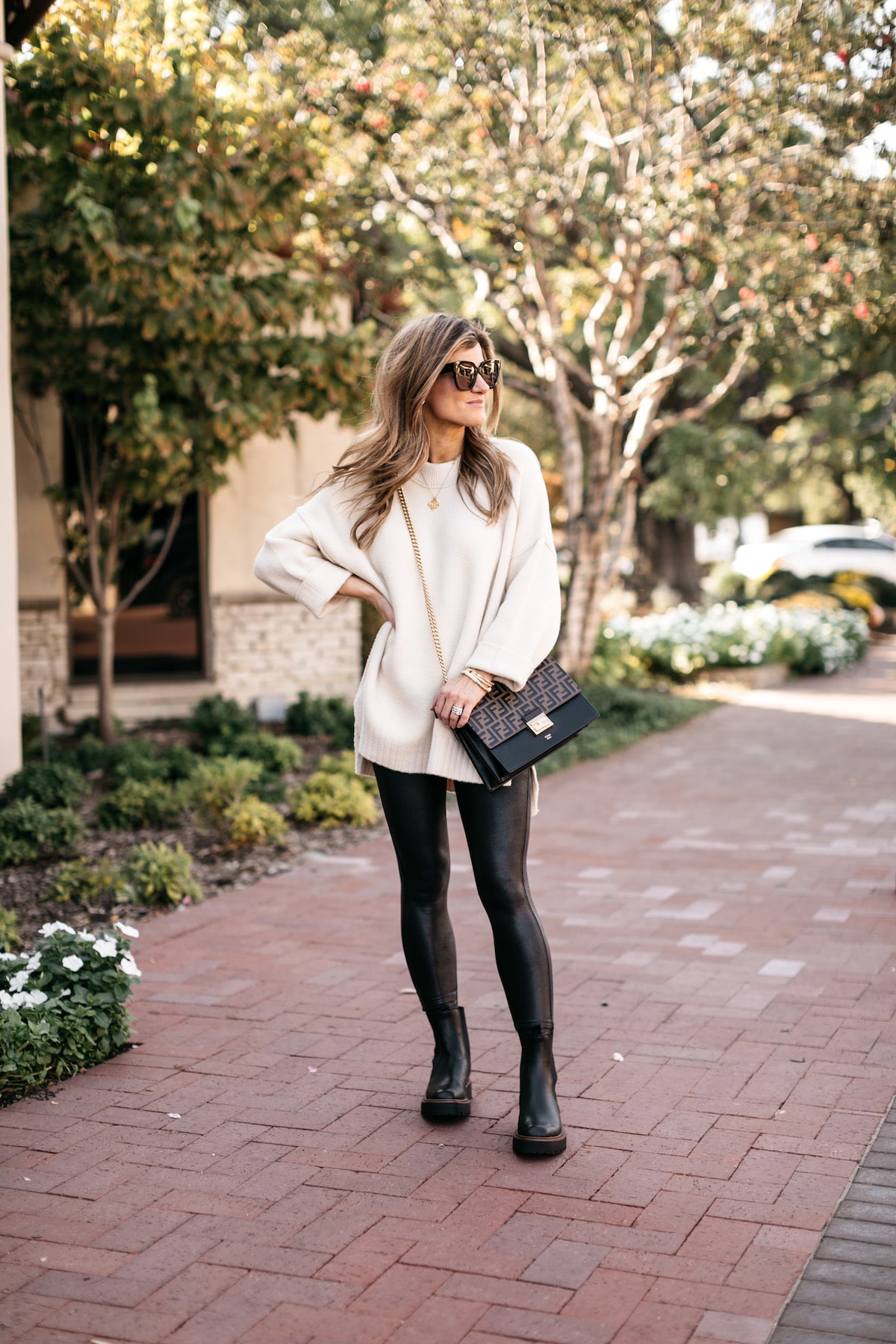 Leather Leggings with Cream Sweater and Platform Boots Leather Leggings with Cream Sweater and Platform Boots — Winter Outfits with Leggings