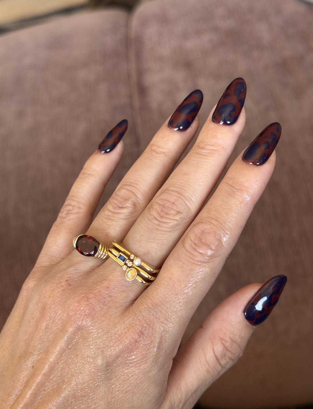Dark Tortoiseshell Stilettos Dark Tortoiseshell Stilettos — Winter Nails