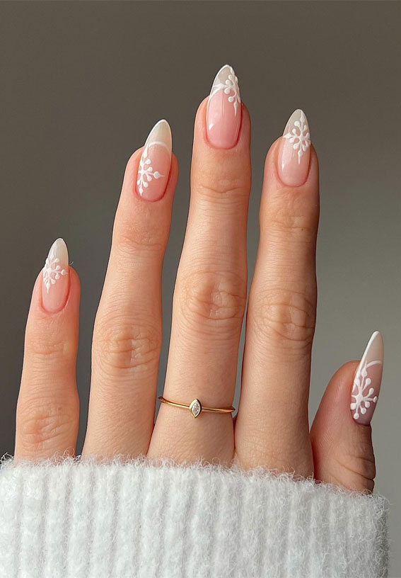 Sheer Pink Snowflake Art Short Almonds Sheer Pink Snowflake Art Short Almonds — Short Winter Almond Nails