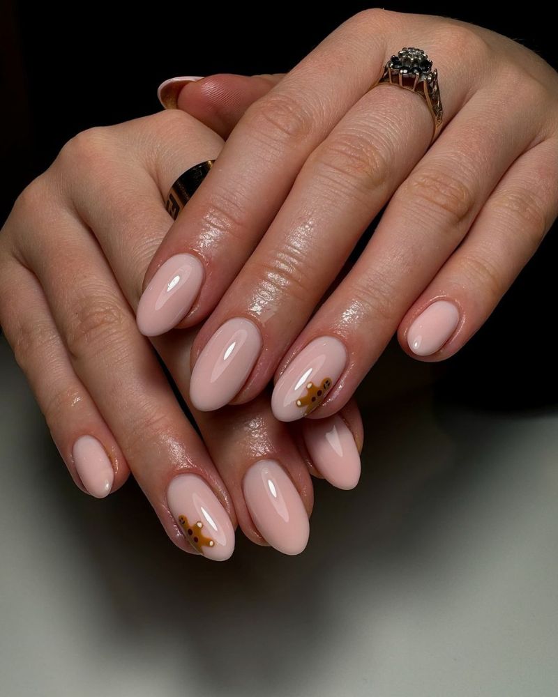 Pale Pink Bear Motif Oval Nails Pale Pink Bear Motif Oval Nails — Short Winter Nails