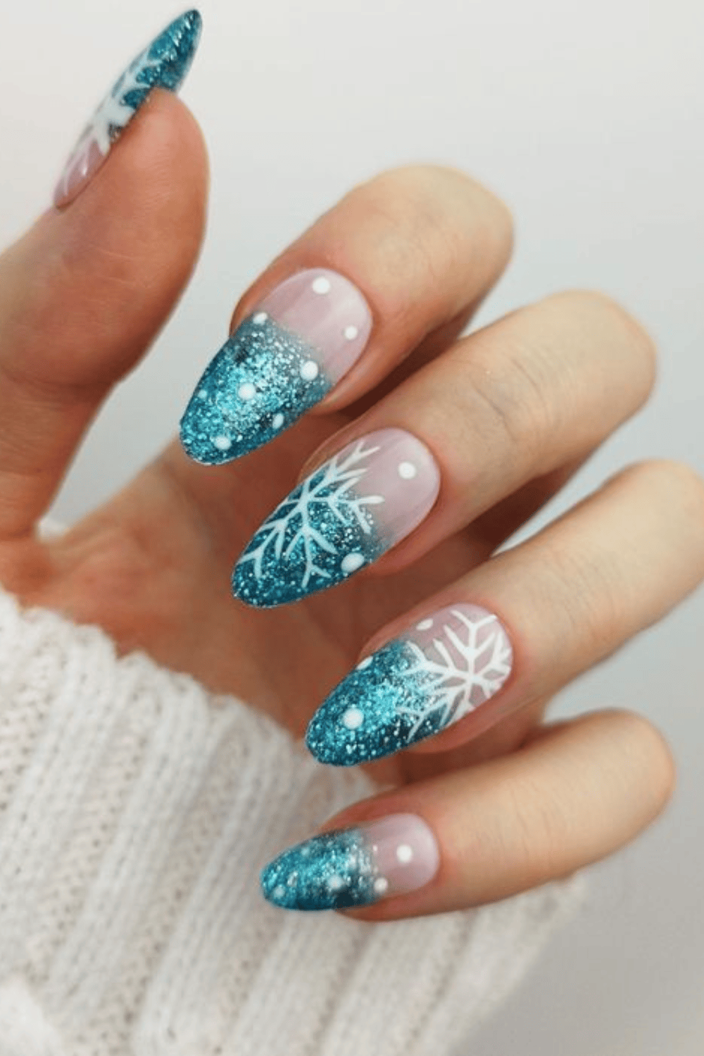 Stiletto Silver Glitter Ombre with Celestial Art Stiletto Silver Glitter Ombre with Celestial Art — Winter Glitter Nails