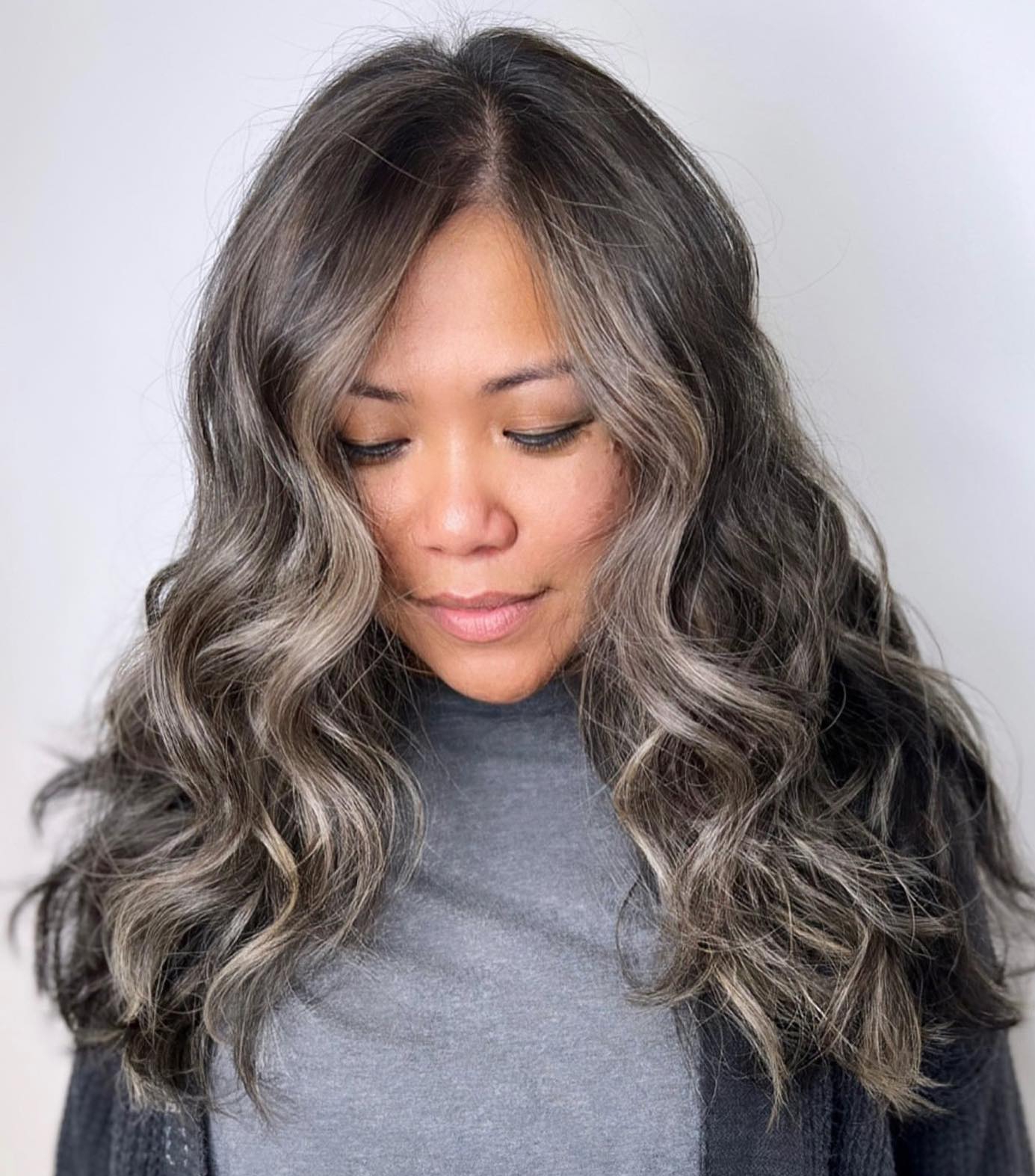 Mid-Back Dark Brown Gray Ash Blonde — Gray Blending Highlights