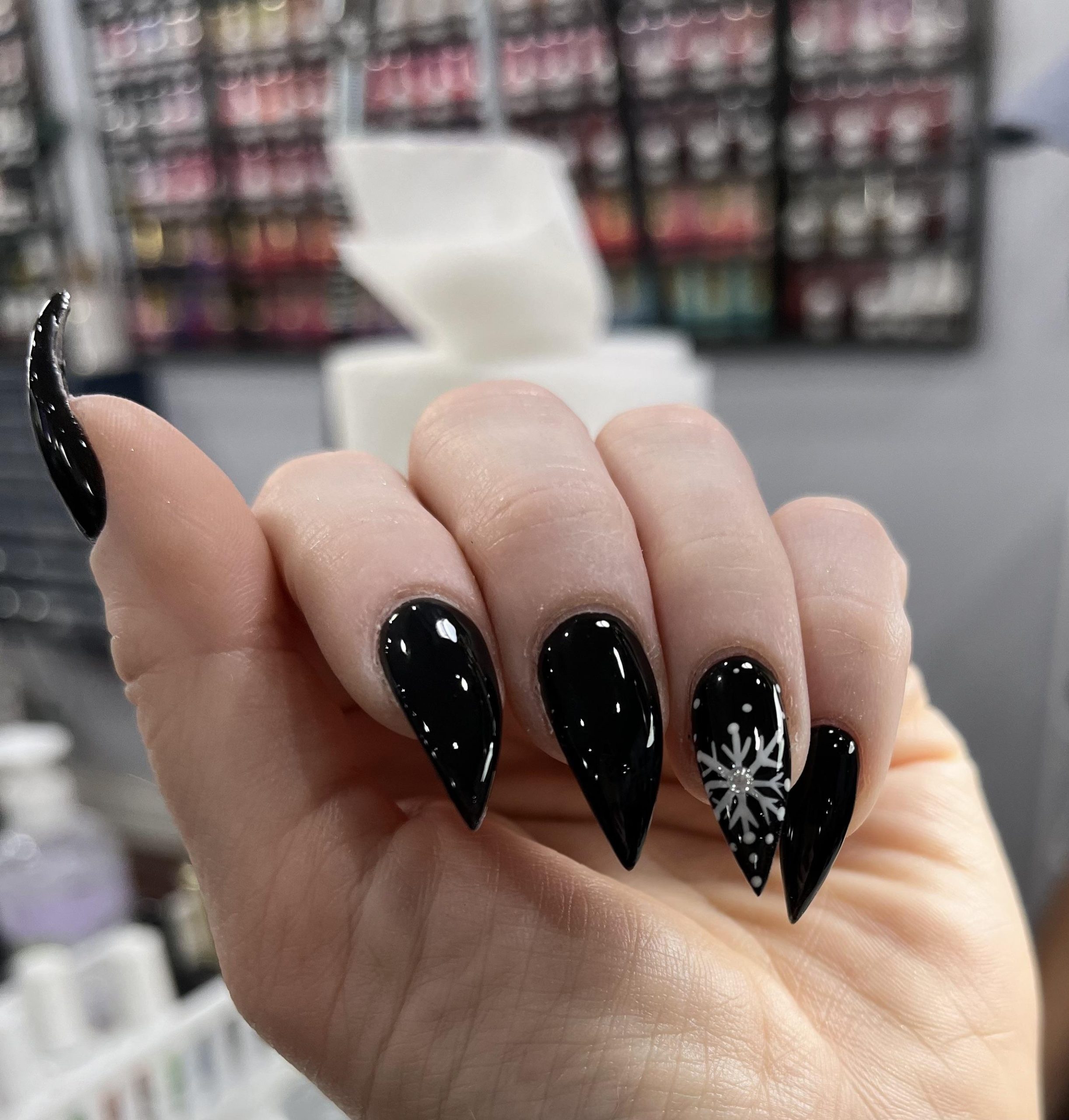 Glossy Black Snowflake Accent Stiletto Glossy Black Snowflake Accent Stiletto — Winter Black Nails