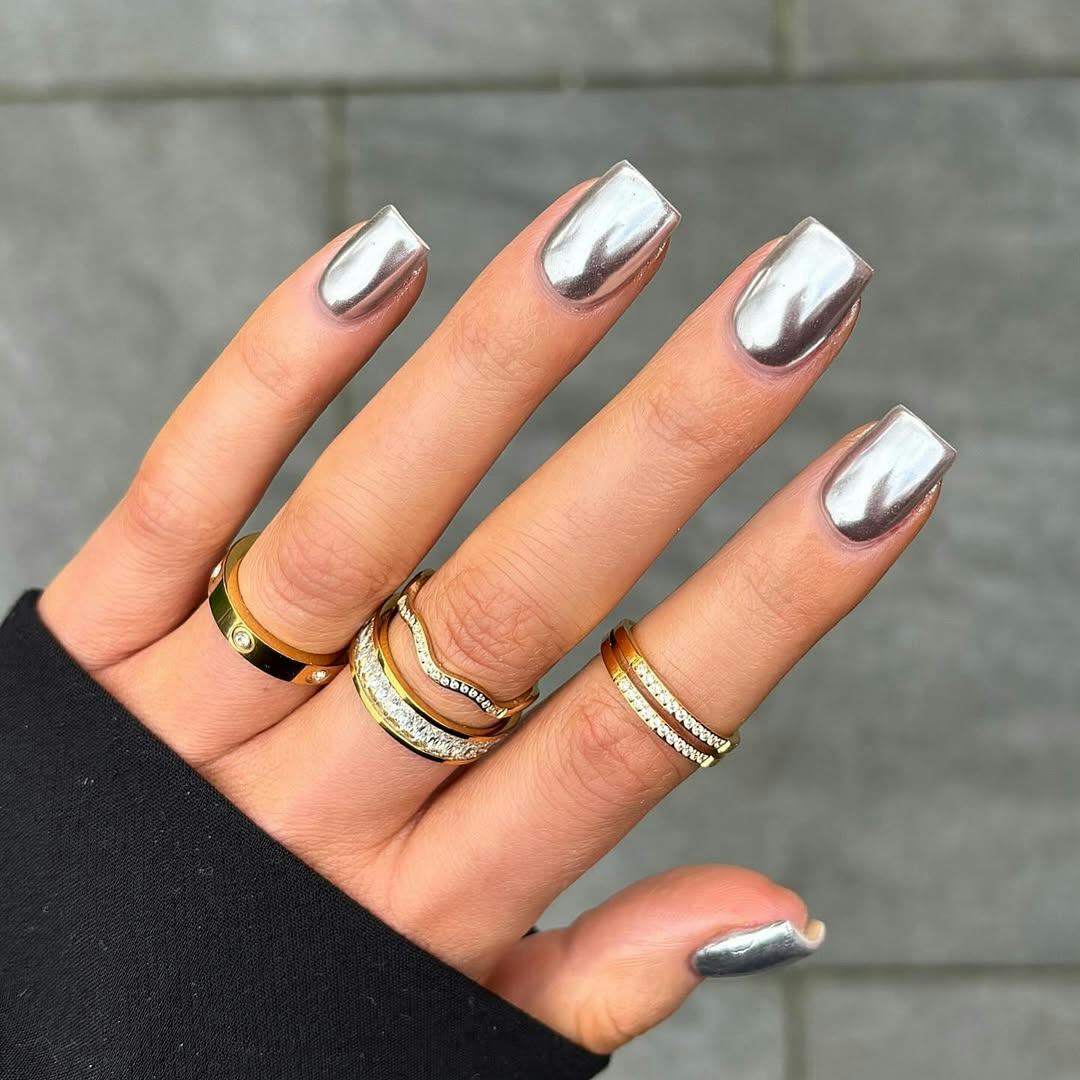 Medium Square Mirror Chrome Medium Square Mirror Chrome — Silver Chrome Nails
