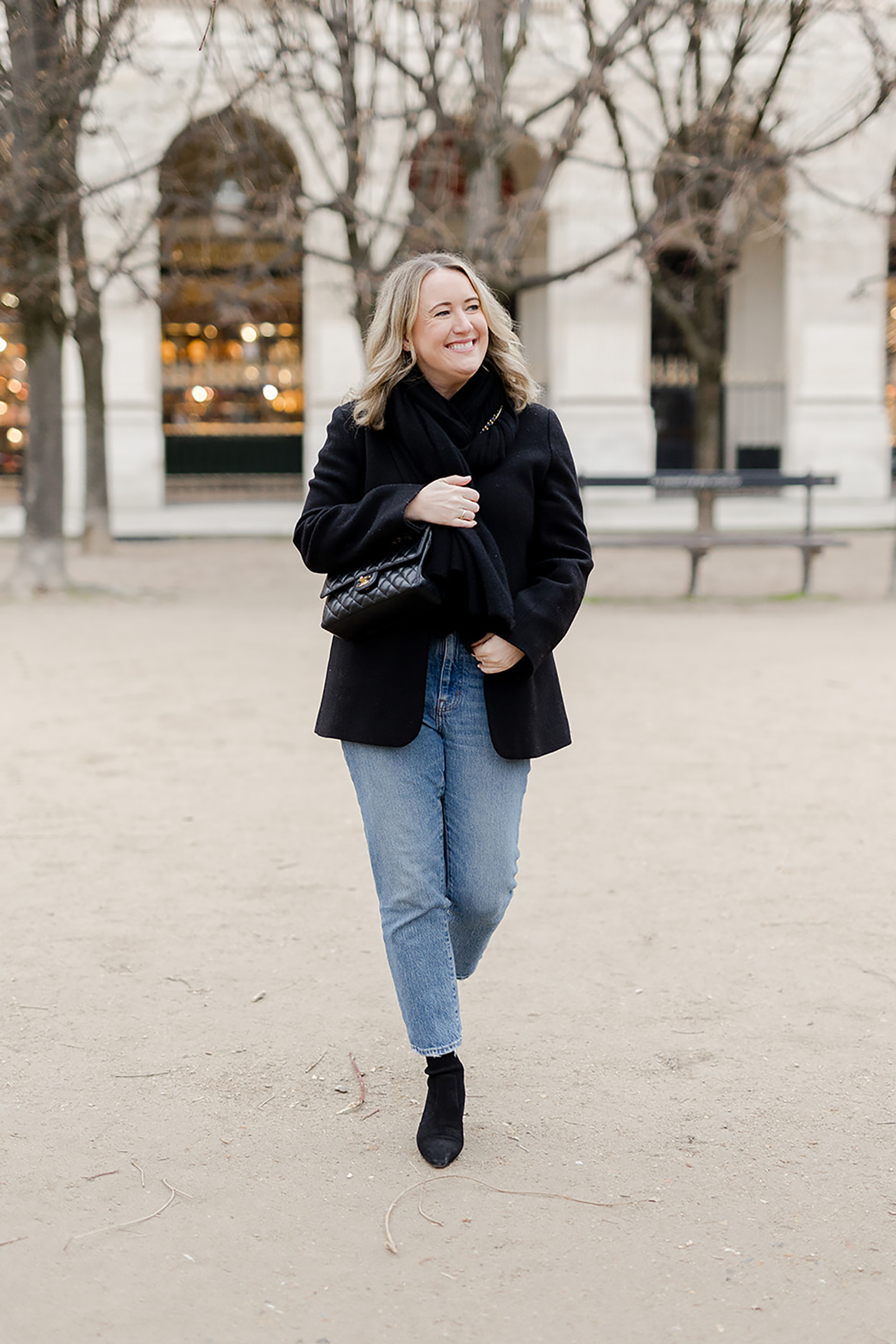 Black Blazer and Jeans for a Smart Casual Dinner — Winter Dinner Outfits