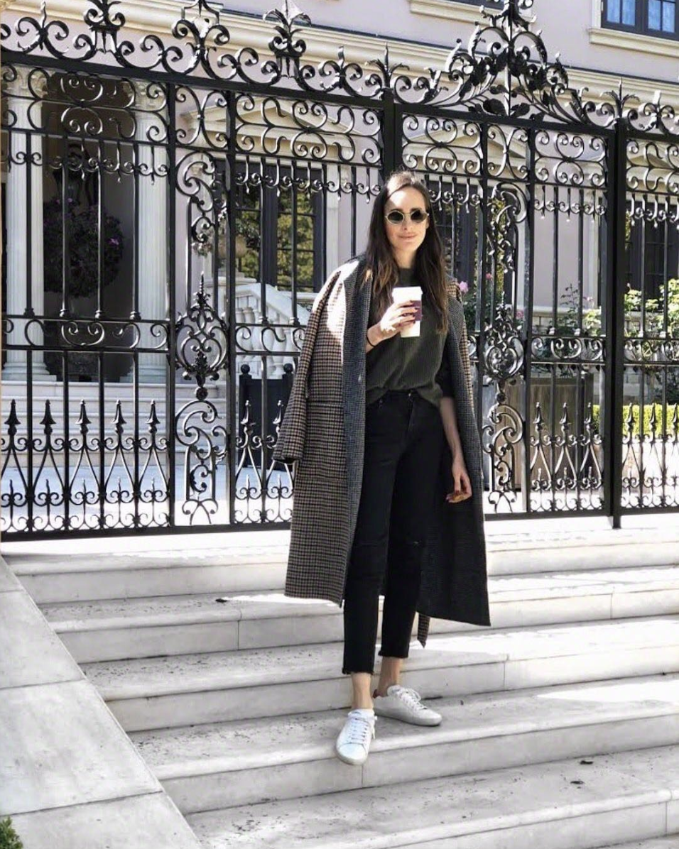 Houndstooth Coat, Grey Sweater, Black Pants, and White Low-Top Sneakers Houndstooth Coat, Grey Sweater, Black Pants, and White Low-Top Sneakers — Winter Outfits with Sneakers