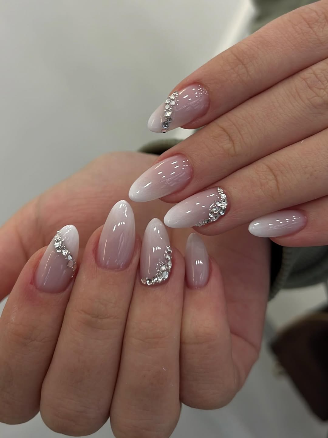 Rhinestone Ombre Almond Nails Rhinestone Ombre Almond Nails — Everyday Winter Nails