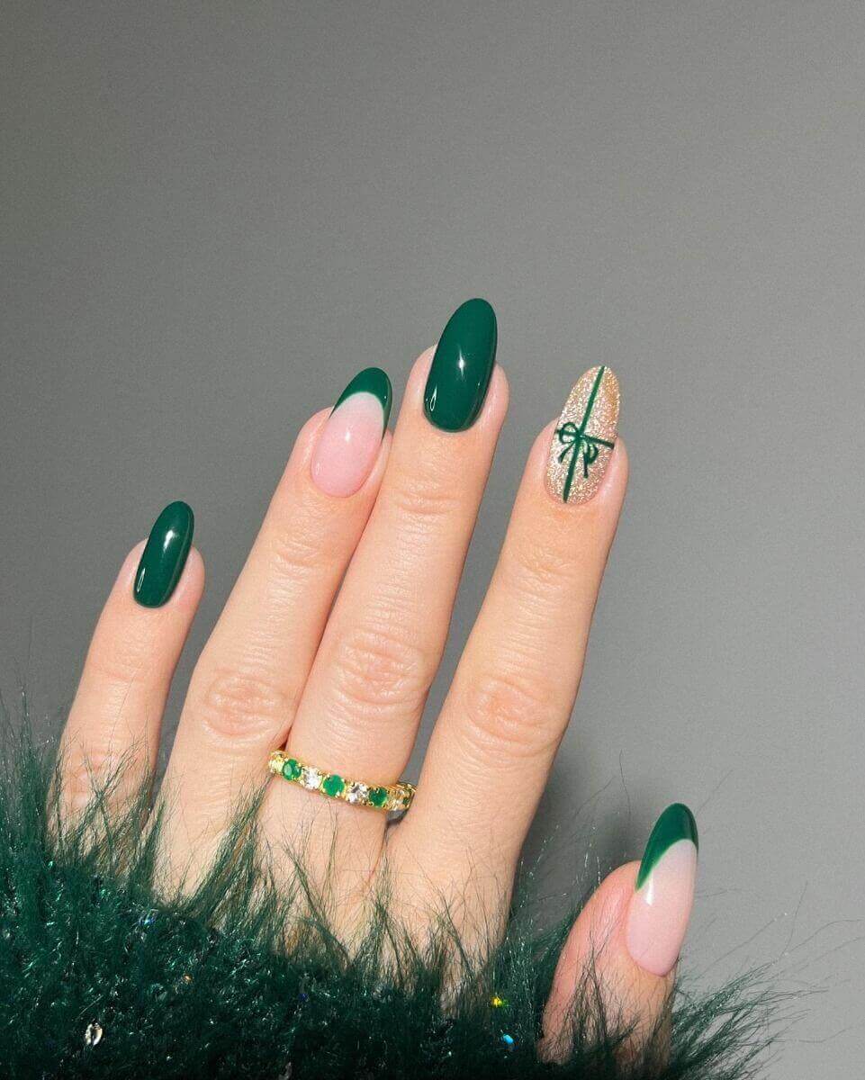 Deep Green French Tips with Gold Ribbon Art Deep Green French Tips with Gold Ribbon Art — Winter Green Nails