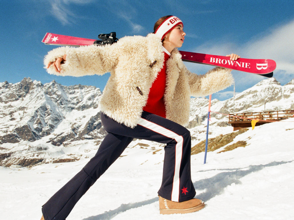 Cream Fuzzy Jacket for a Cozy Winter Sports Look Cream Fuzzy Jacket for a Cozy Winter Sports Look — Colorful Winter Outfits
