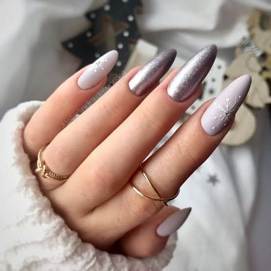 Matte Metallic Visual Idea Matte Metallic Visual Idea — Winter Oval Nails