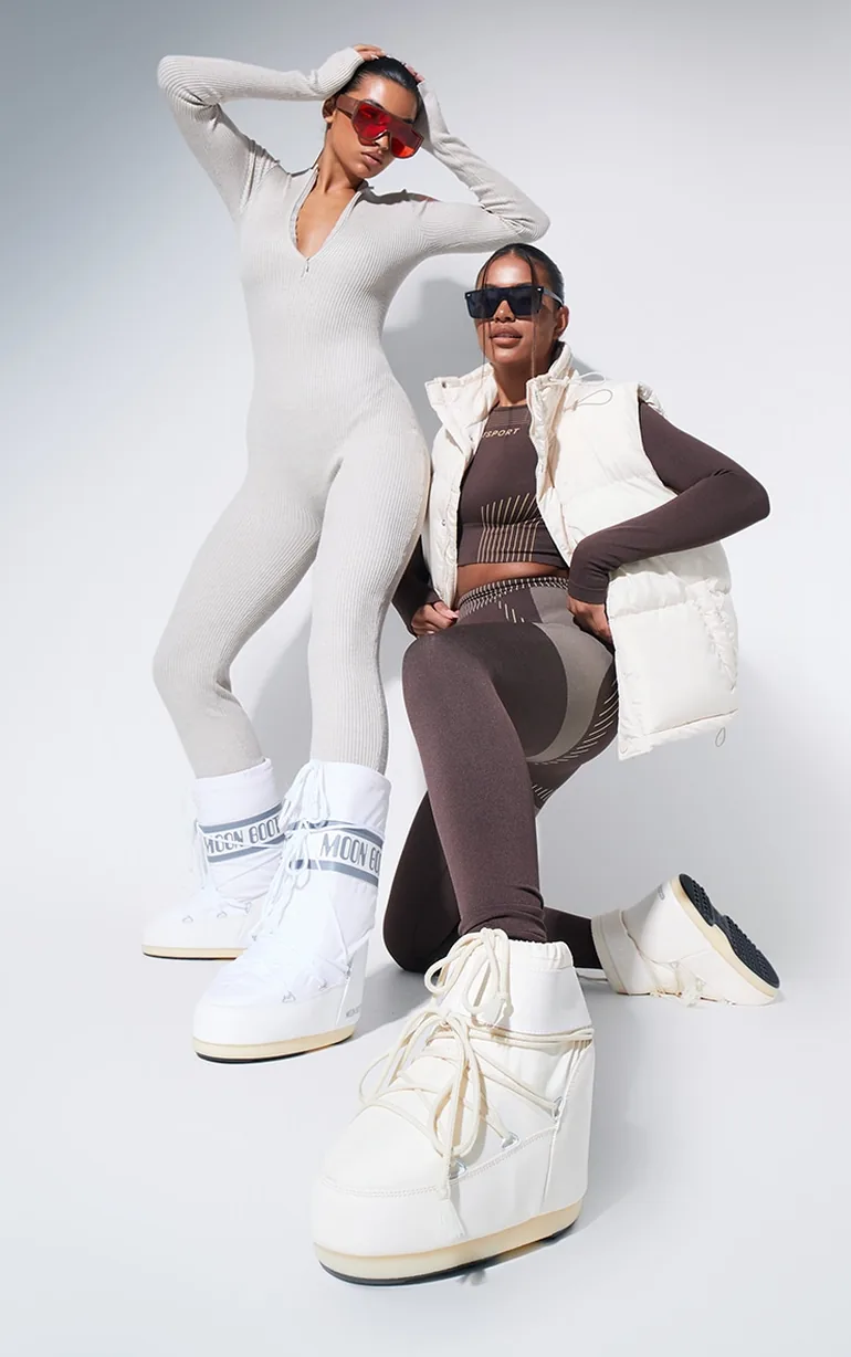 Sporty Winter Style with White and Cream Moon Boots Sporty Winter Style with White and Cream Moon Boots — Moon Boots Outfits
