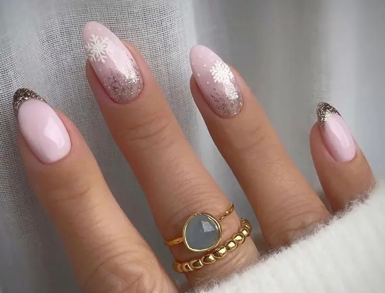 Pale Pink Snowflake Glitter Gradient Almond Pale Pink Snowflake Glitter Gradient Almond — Simple Winter Nails