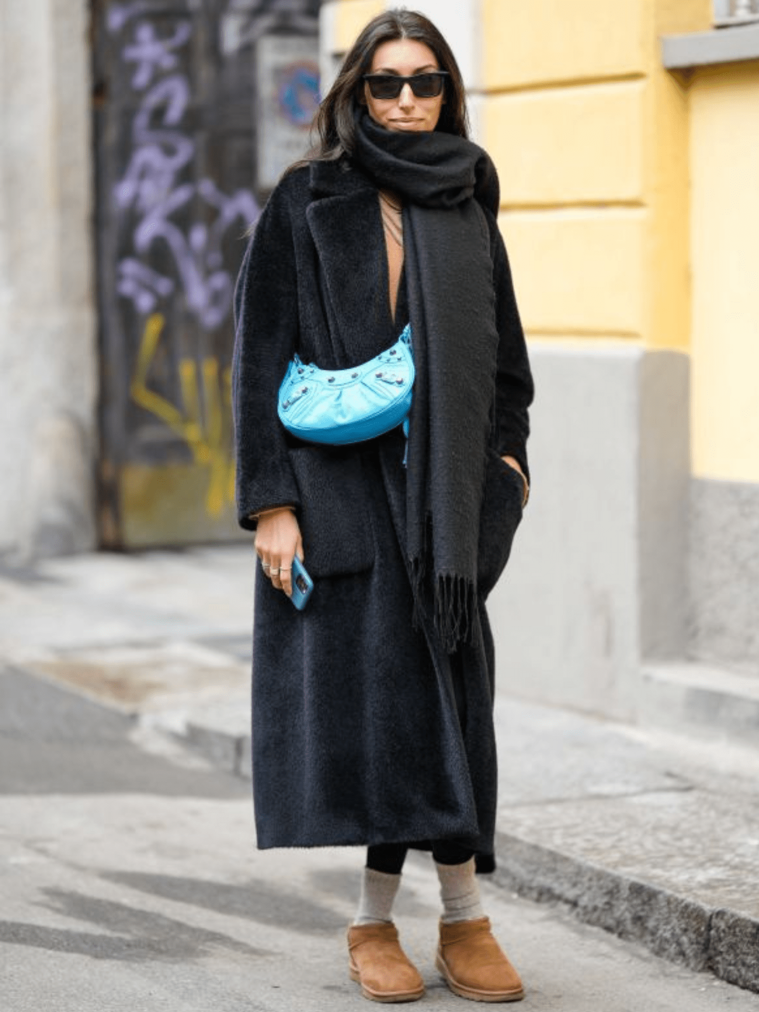 Bright Blue Handbag Accents Black and Tan Ugg Outfit Bright Blue Handbag Accents Black and Tan Ugg Outfit — Ugg Boots Outfits