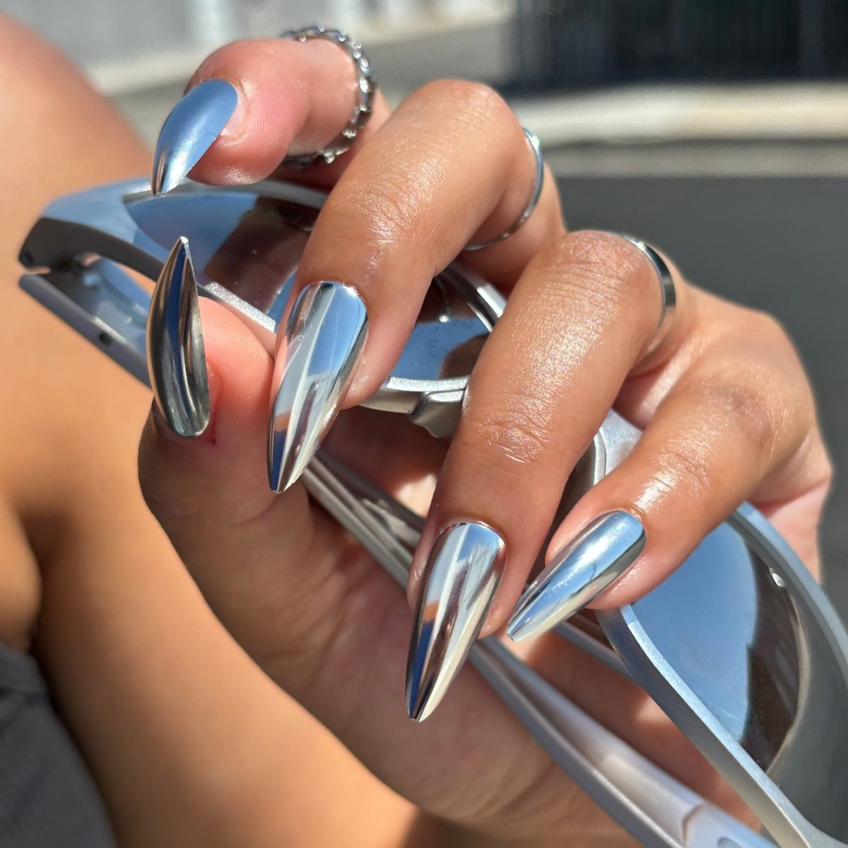 Long Stiletto Sunglasses Accessory Chrome Long Stiletto Sunglasses Accessory Chrome — Silver Chrome Nails