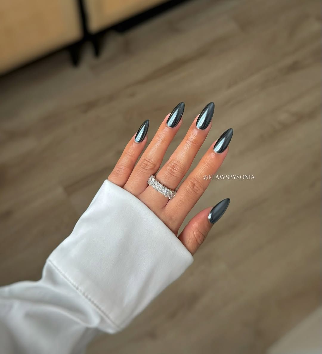 Dark Grey Blue Undertone Chrome Dark Grey Blue Undertone Chrome — Winter Chrome Nails