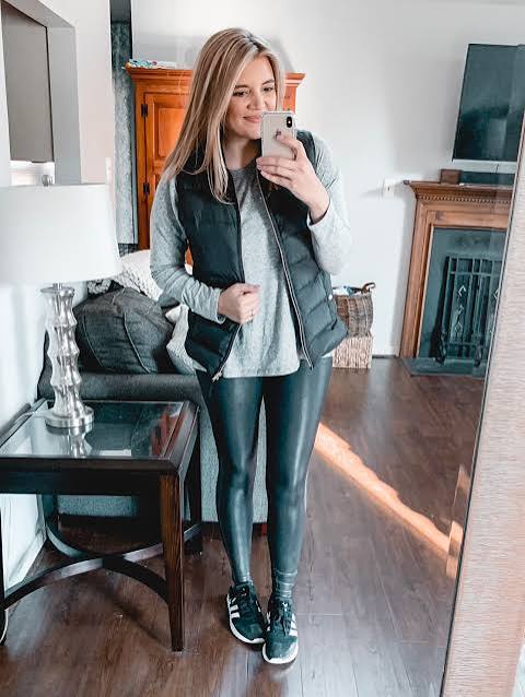 Casual Athleisure Outfit Idea Casual Athleisure Outfit Idea — Tights Outfits