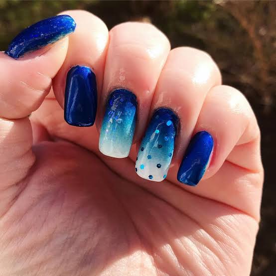 Dark Blue White Glitter Ombre Square Nails Dark Blue White Glitter Ombre Square Nails — Winter Ombre Nails