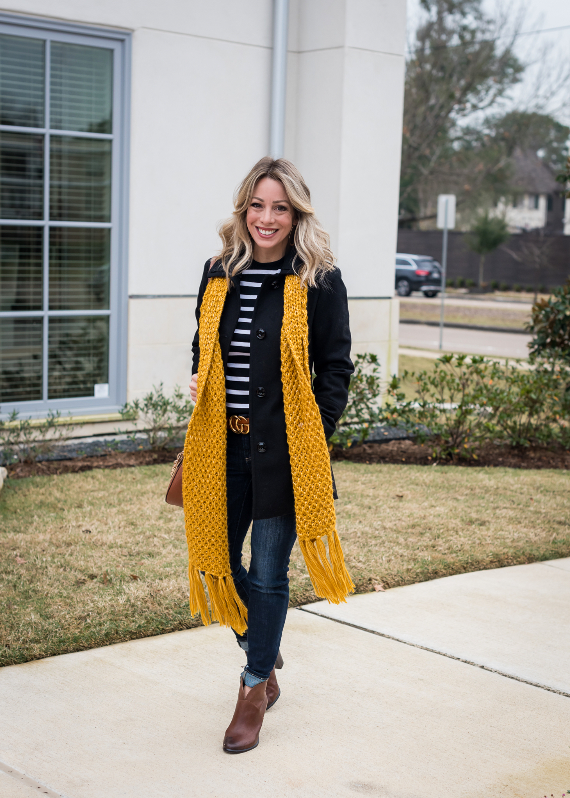 Effortless Chic: Navy Peacoat with Black Jeans and Boots — Peacoat Outfits