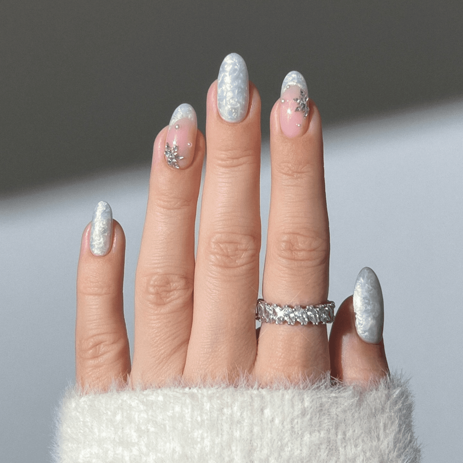 Pale Silver Shimmery Oval Charm Nails Pale Silver Shimmery Oval Charm Nails — Winter Formal Nails