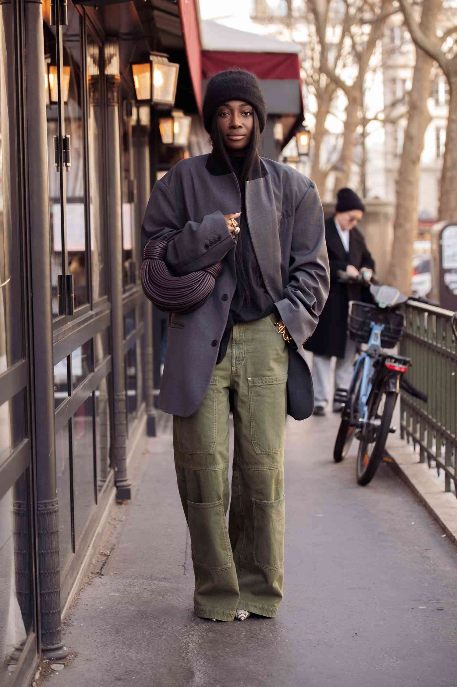 Black Beanie with Plaid Shacket and Chunky Boots Black Beanie with Plaid Shacket and Chunky Boots — Beanie Outfits