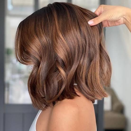 Wavy Bob With Subtle Highlights — Chestnut Brown Hair