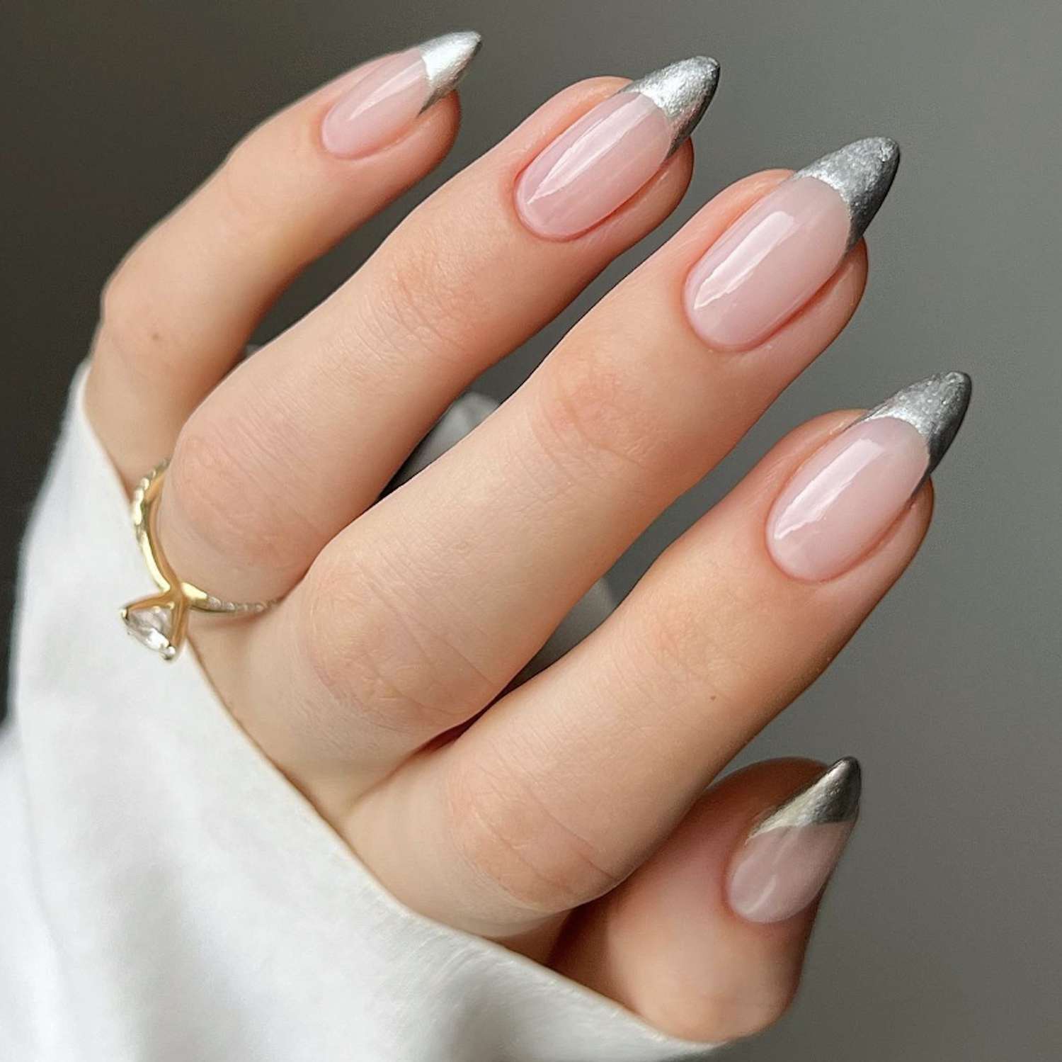 Chrome Tips Glossy Base Medium Almond Chrome French Tips Sheer Pink Chrome Tips Glossy Base Medium Almond Chrome French Tips Sheer Pink — Silver Chrome Nails