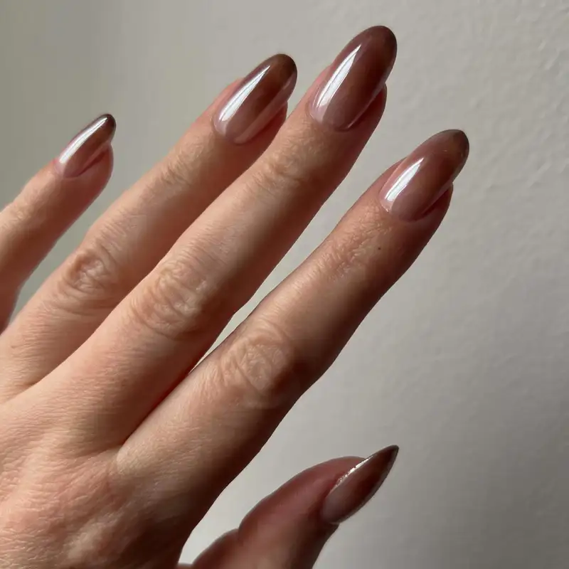 Sheer Brown to Dark Brown Gradient Oval Nails — Mocha Nails