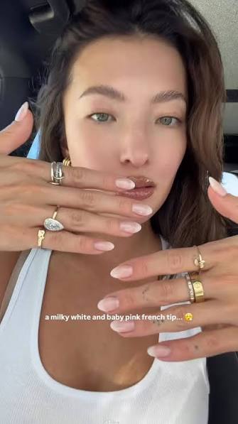 Delicate French Manicure Almonds Delicate French Manicure Almonds — almond nail inspo