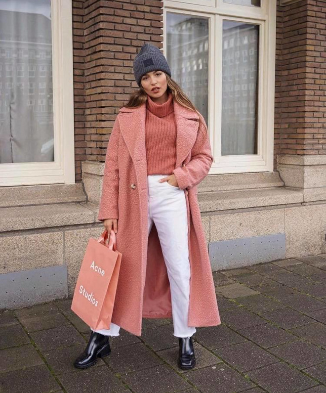 Pink Teddy Coat with White Jeans and Beanie Pink Teddy Coat with White Jeans and Beanie — Cold Weather Outfits