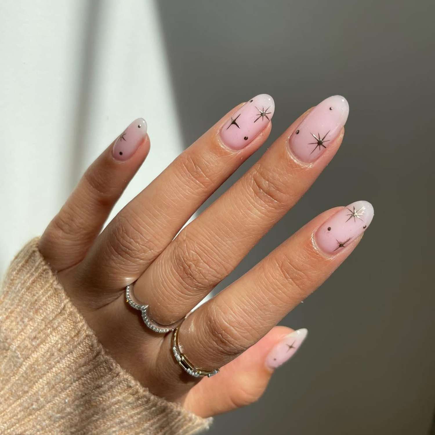 Sheer Pink Celestial Star and Dot Nails Sheer Pink Celestial Star and Dot Nails — Winter Vacation Nails