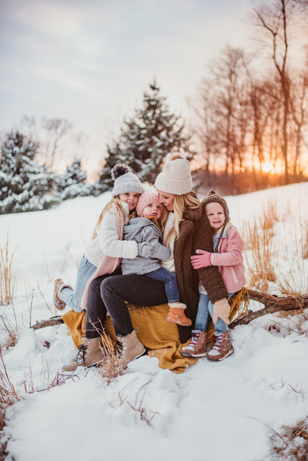 Fuzzy Teddy Bear Coat for Ultimate Winter Comfort Fuzzy Teddy Bear Coat for Ultimate Winter Comfort — Winter Photoshoot Outfits
