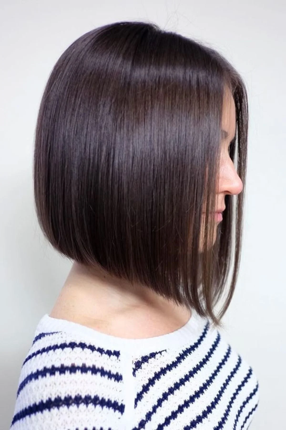 Honey Blonde Bob With Dark Roots — Winter Bob Haircuts