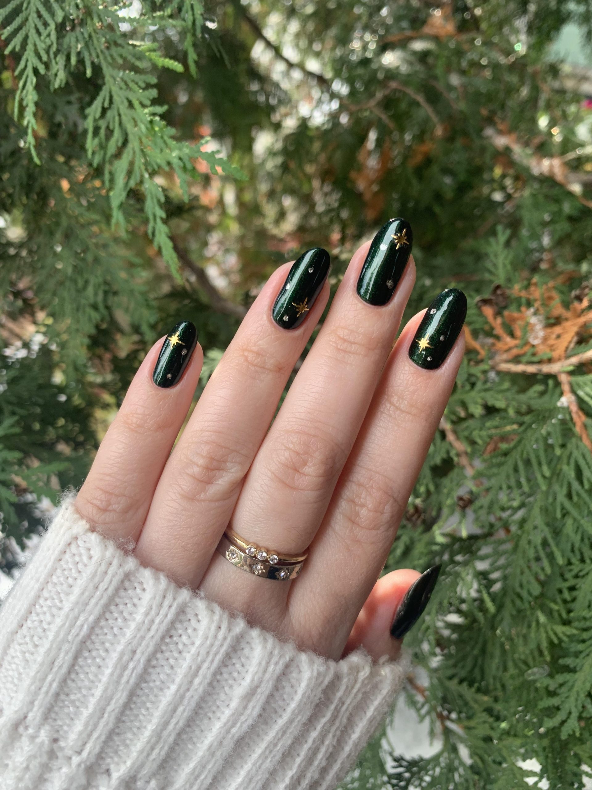 Forest Green Nails with Star Embellishments Forest Green Nails with Star Embellishments — Winter Green Nails