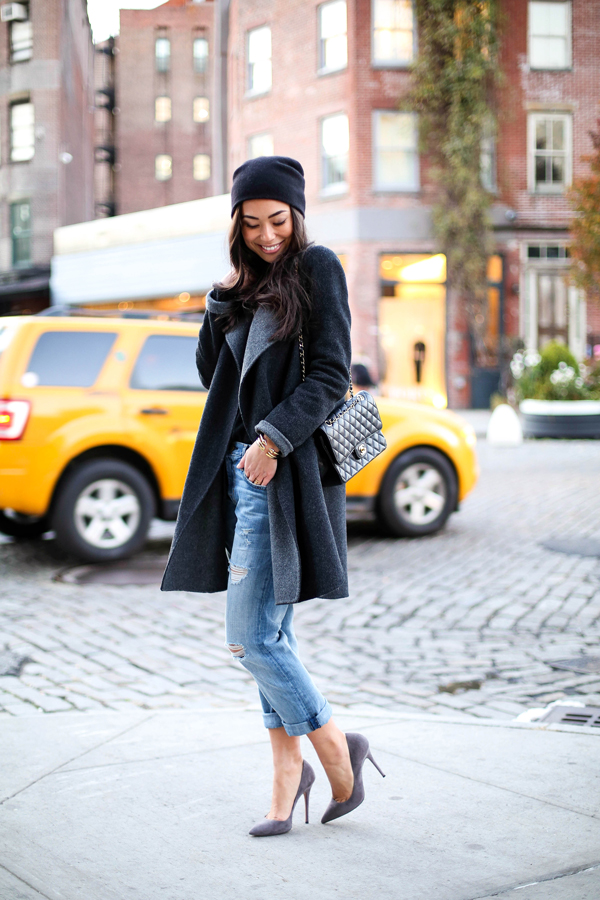 Dark Grey Wool Coat with Beanie for Chic City Fall or Winter Style Dark Grey Wool Coat with Beanie for Chic City Fall or Winter Style — Fall to Winter Outfits