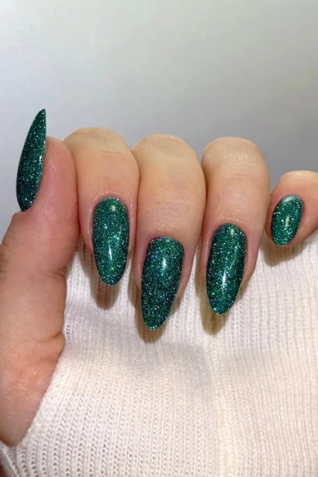 Deep Green Dense Glitter Pointed Nails Deep Green Dense Glitter Pointed Nails — Winter Green Nails