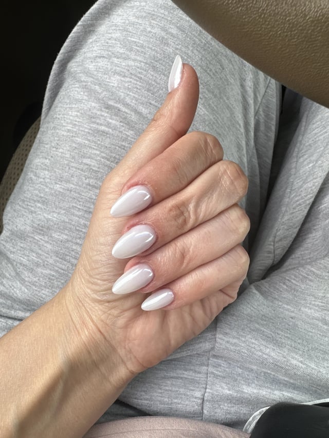 Sheer Milky White Medium Stiletto Nails Sheer Milky White Medium Stiletto Nails — Milky White Nails
