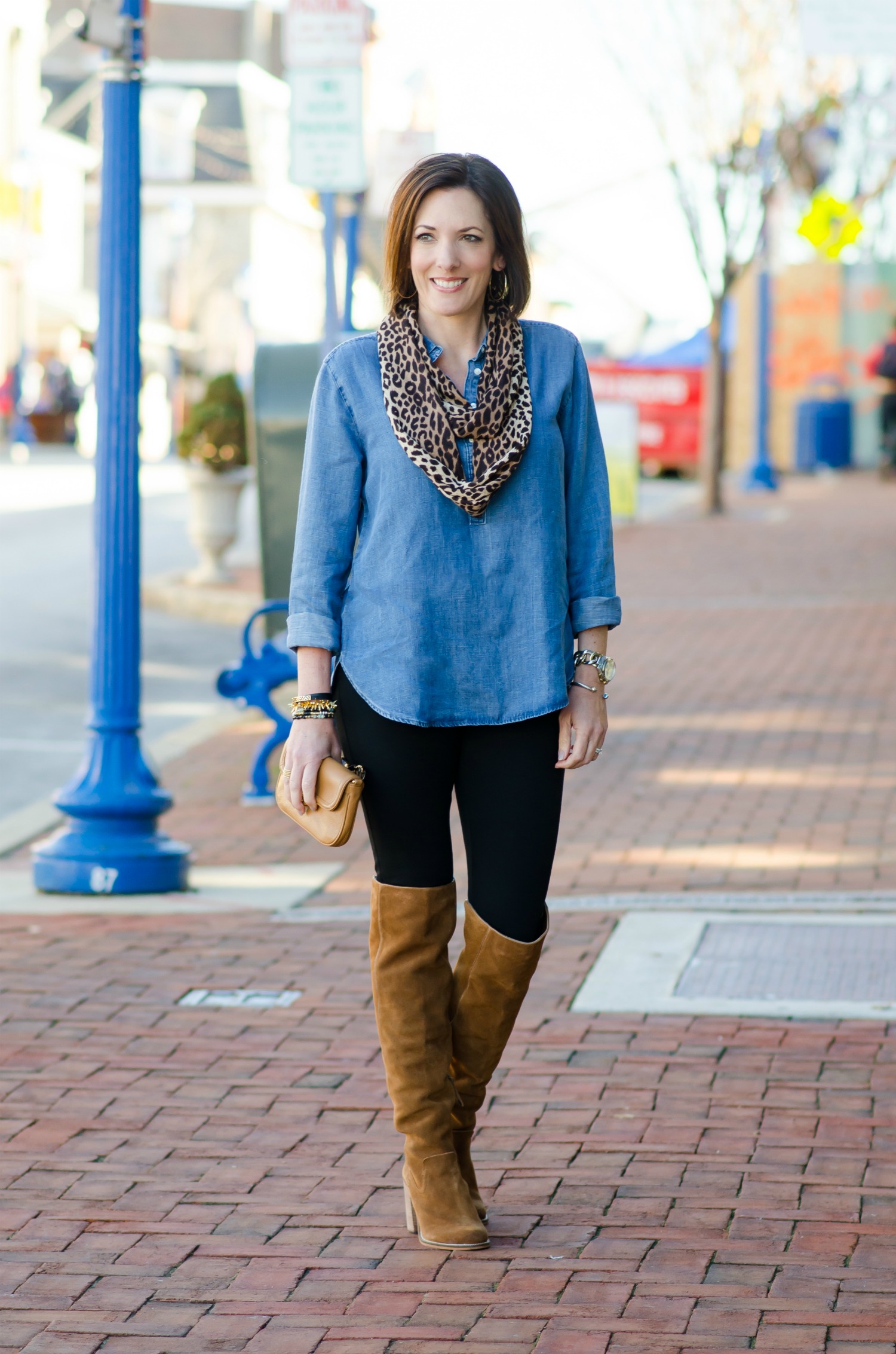 Denim Shirt and Leggings with Suede Boots Denim Shirt and Leggings with Suede Boots — Brown Boots Outfits