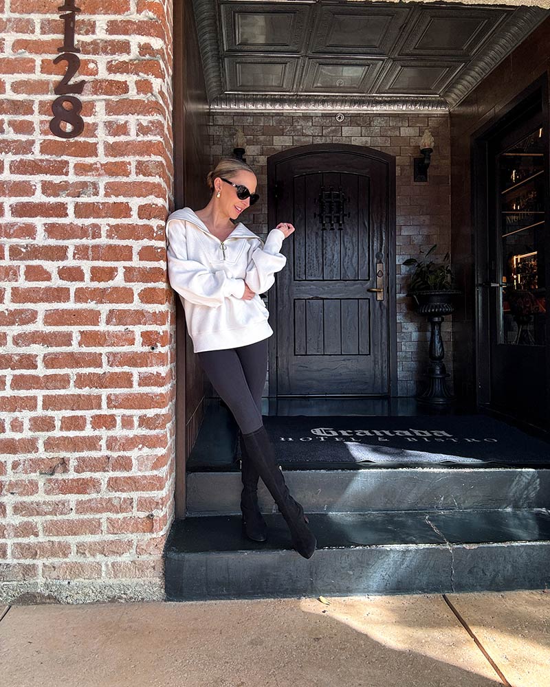 Black Knee-High Boots Outfit Idea Black Knee-High Boots Outfit Idea — Tights Outfits