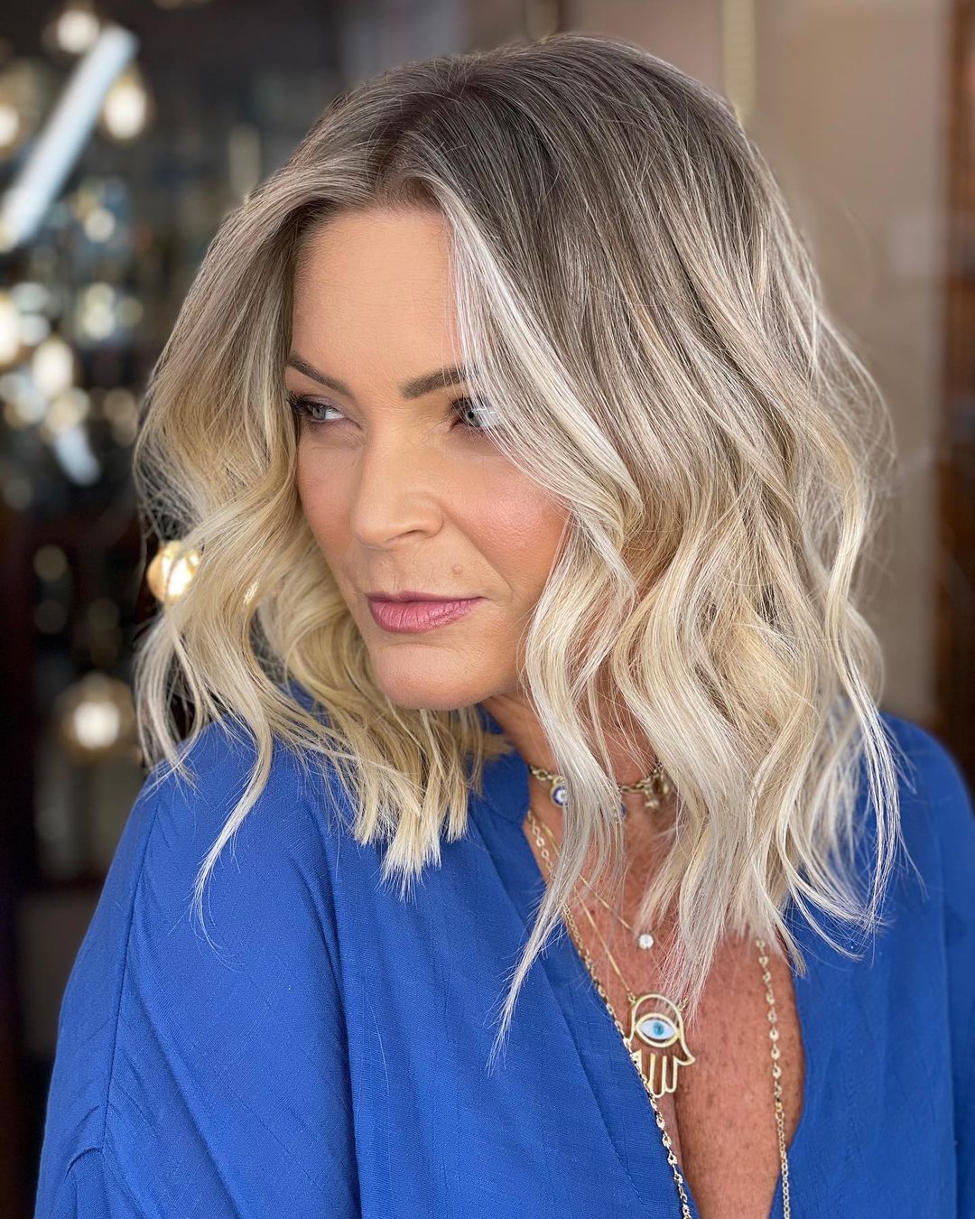 Collarbone Lob With Face-Framing Highlights Collarbone Lob With Face-Framing Highlights — Icy Blonde Hair