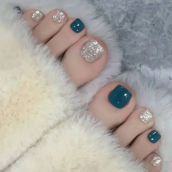 Teal and Silver Glitter Toes — Winter Toe Nails