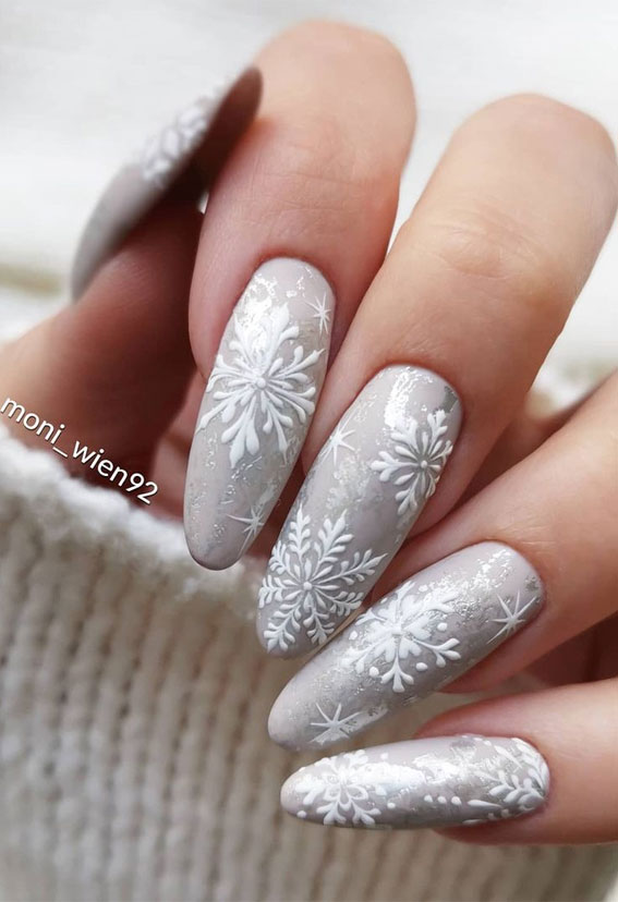 Light Matte Grey with Snowflake Decals Light Matte Grey with Snowflake Decals — Winter Gray Nails