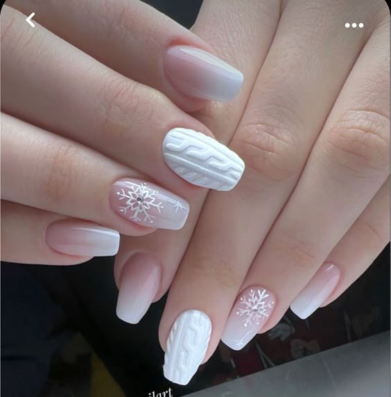 Medium Coffin Gradient Cable Knit Snowflakes Medium Coffin Gradient Cable Knit Snowflakes — Winter White Nails