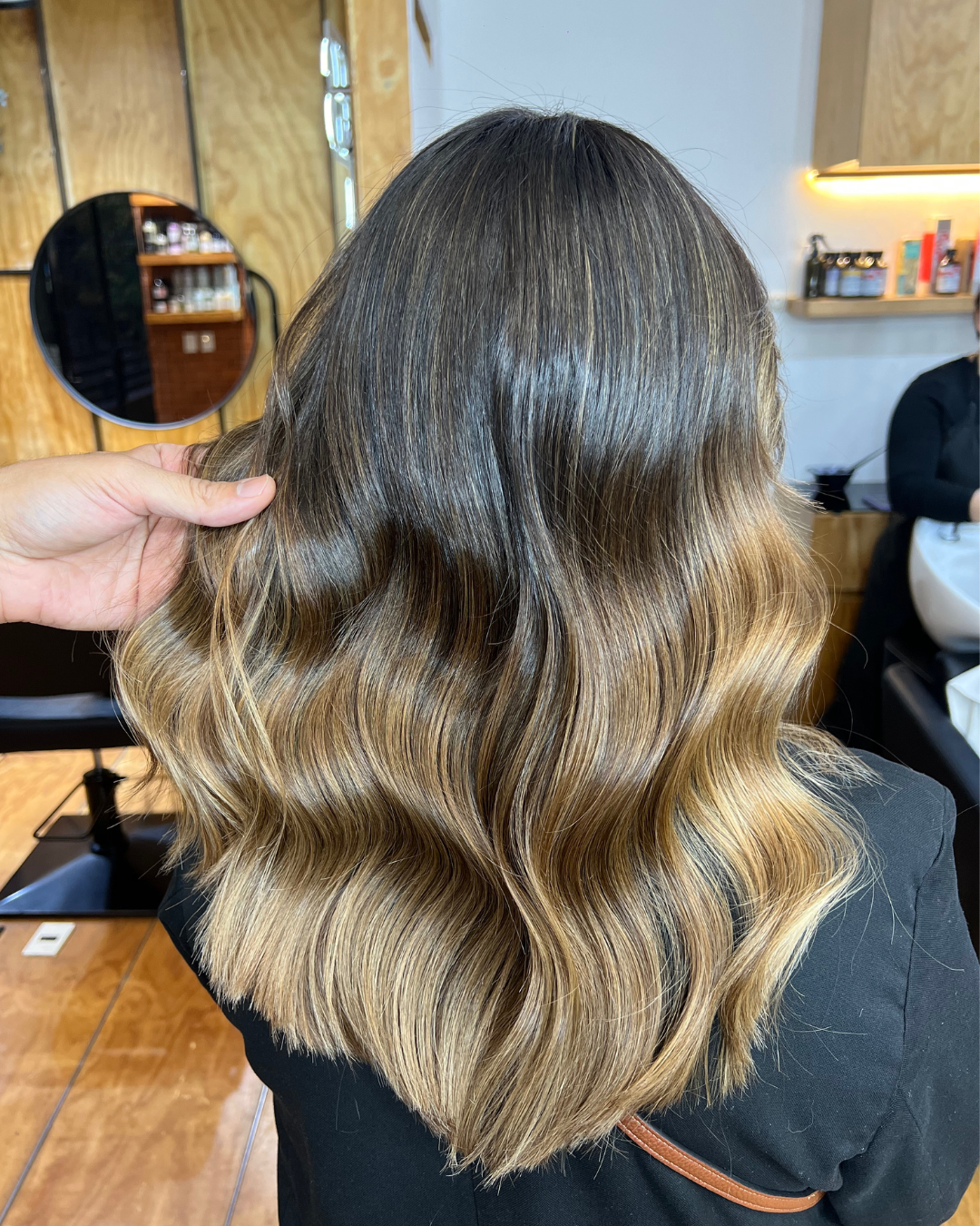 Dark Brown to Golden Blonde Wavy Blowout Dark Brown to Golden Blonde Wavy Blowout — Winter Ombre Hair