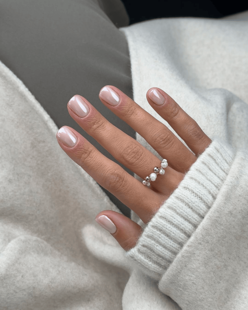Shimmer Nude Pink Oval Nails Shimmer Nude Pink Oval Nails — Everyday Winter Nails
