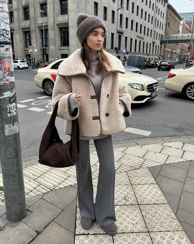 Cream Teddy Coat with Relaxed Trousers for Cozy Style Cream Teddy Coat with Relaxed Trousers for Cozy Style — Early Winter Outfits